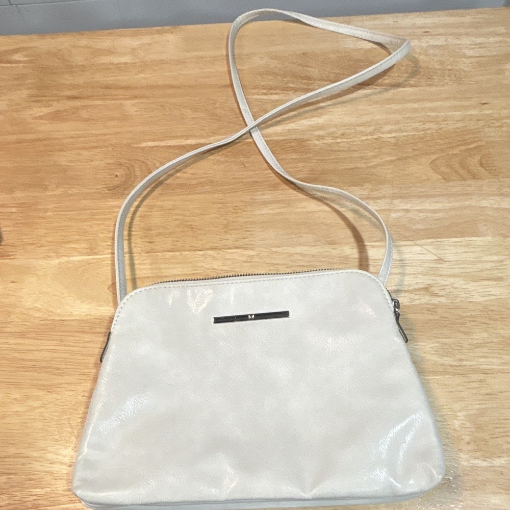 Liz Claiborne Ivory Zip-Top Crossbody Bag Double Compartment Adjustable Strap